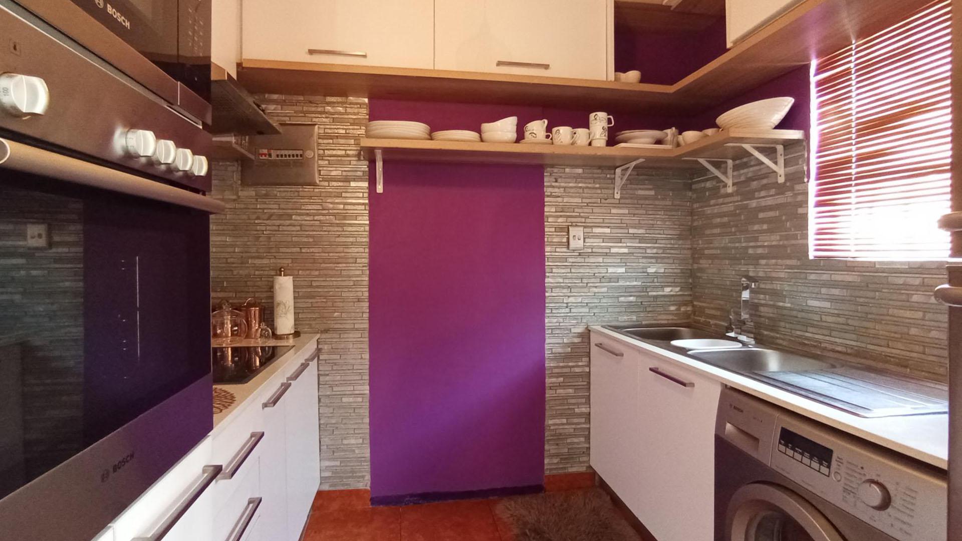 Kitchen - 6 square meters of property in Riverside View