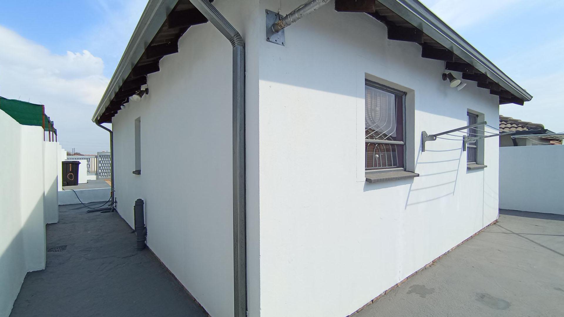 Backyard of property in Riverside View