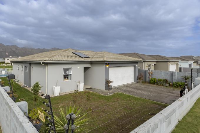 3 Bedroom House for Sale For Sale in Gordons Bay - MR683255