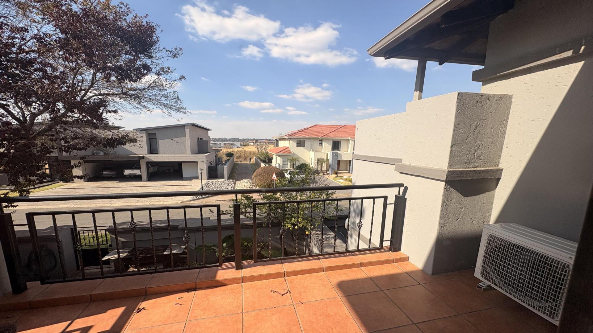 Balcony - 5 square meters of property in Benoni