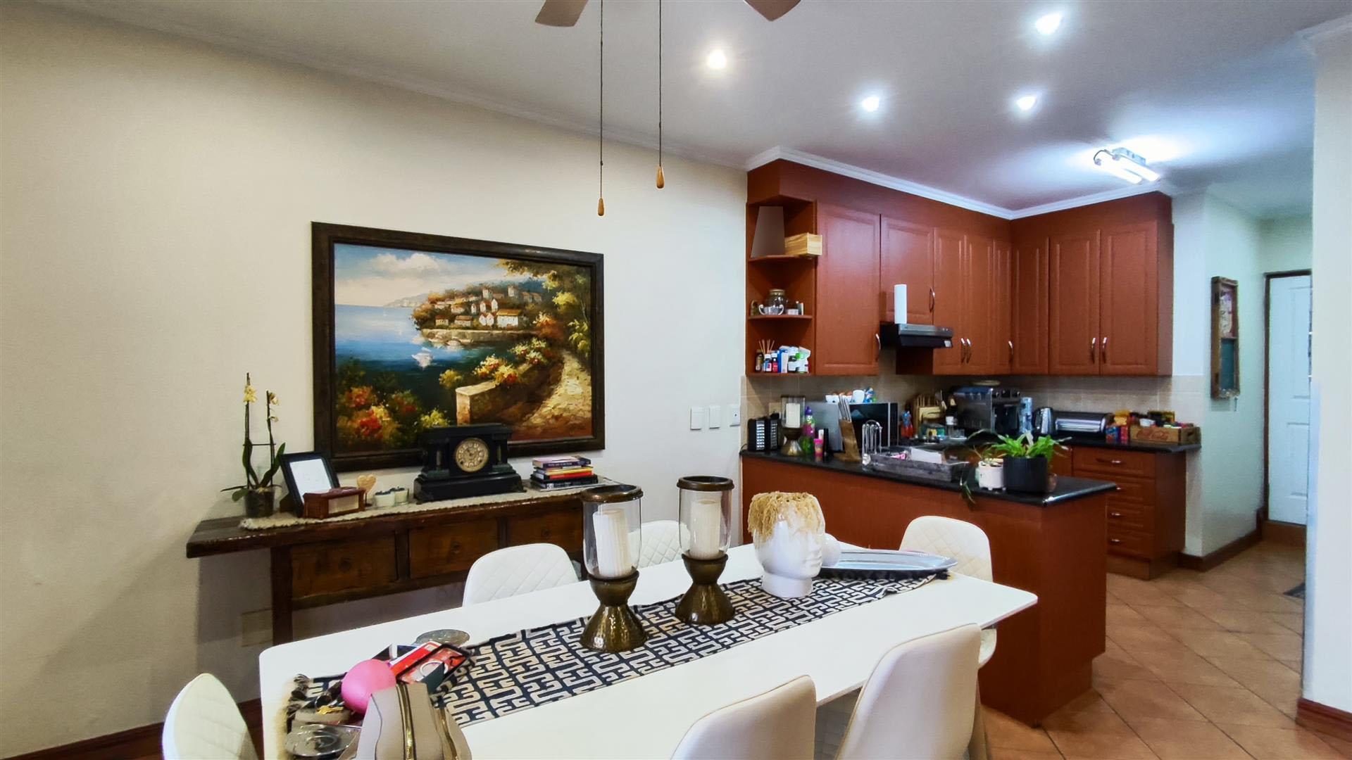 Dining Room - 15 square meters of property in Benoni