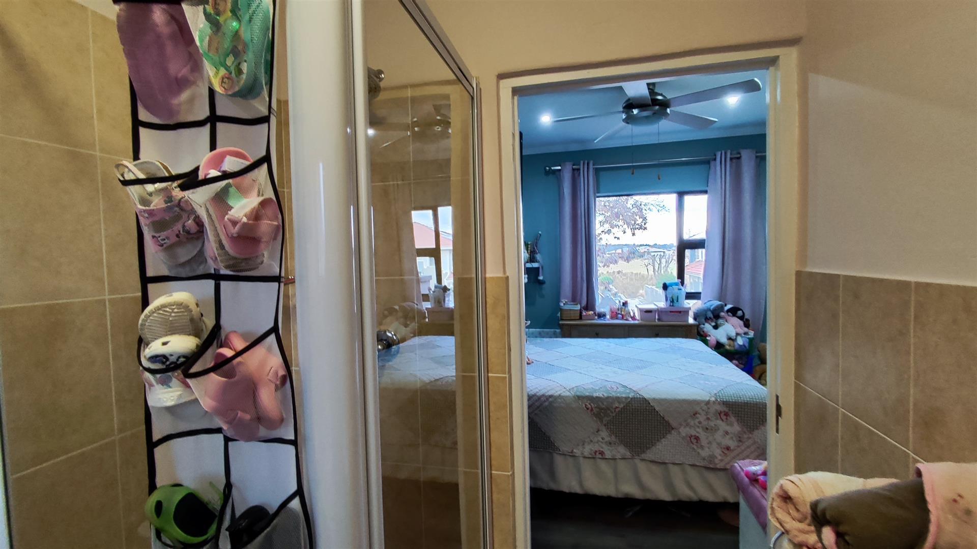 Bathroom 1 - 6 square meters of property in Benoni