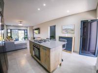  of property in Die Hoewes