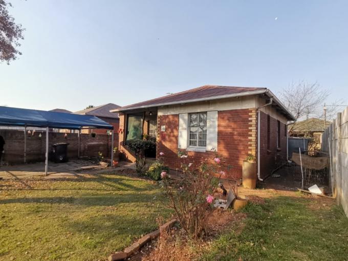 2 Bedroom House for Sale For Sale in Glenesk - MR683314