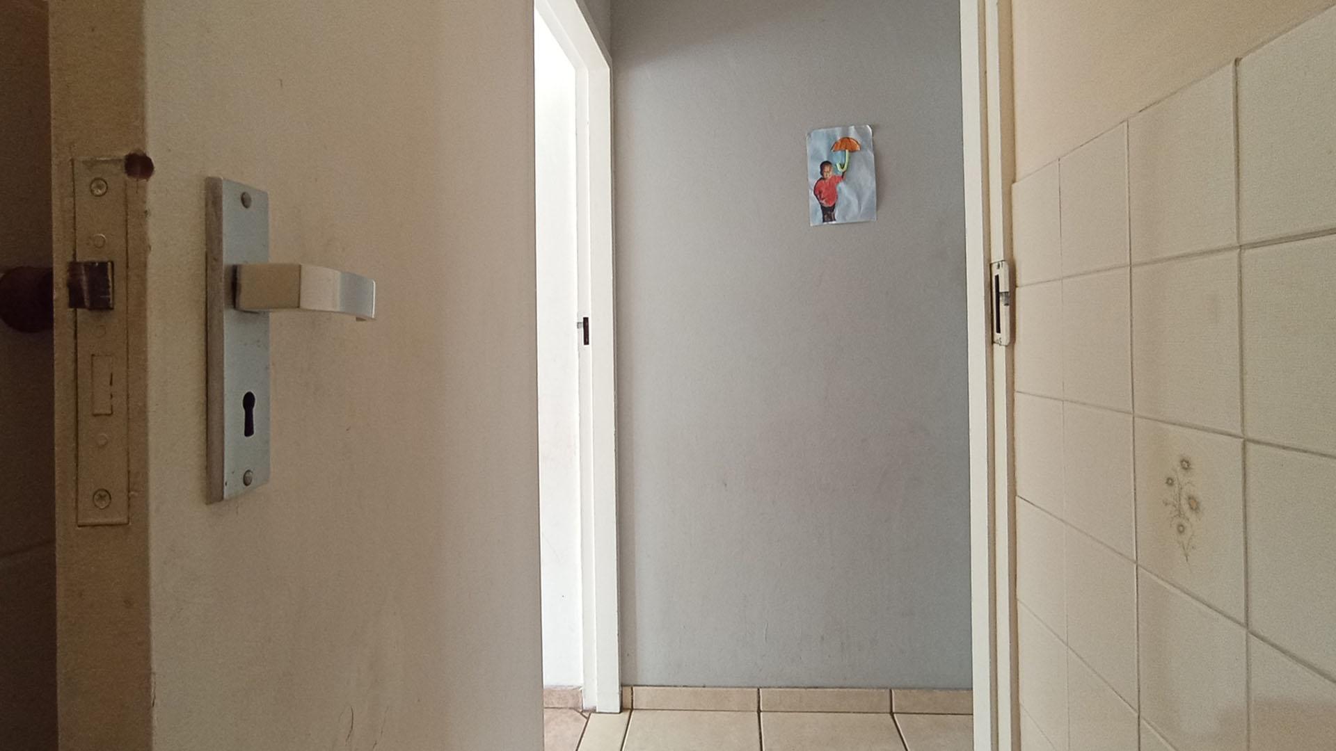 Bathroom 1 - 5 square meters of property in Wonderboom South