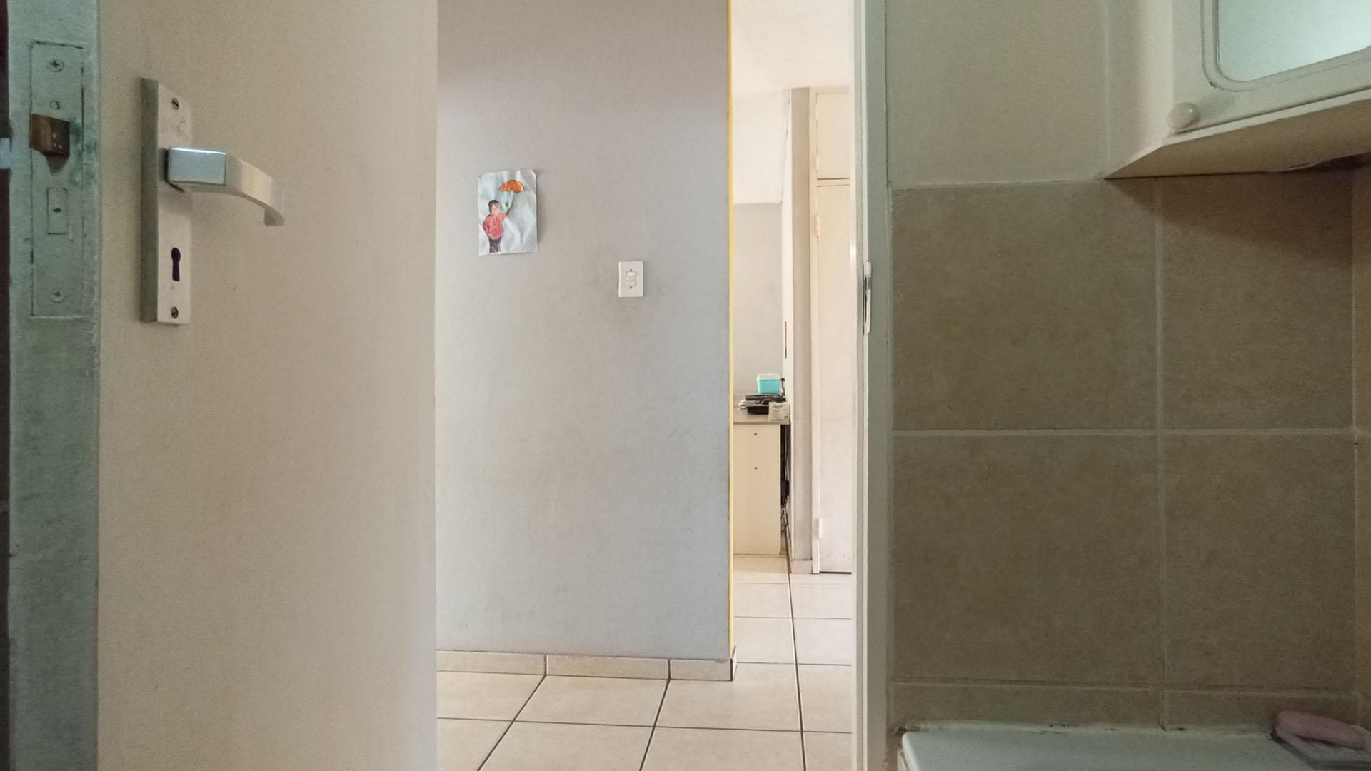 Bathroom 1 - 5 square meters of property in Wonderboom South