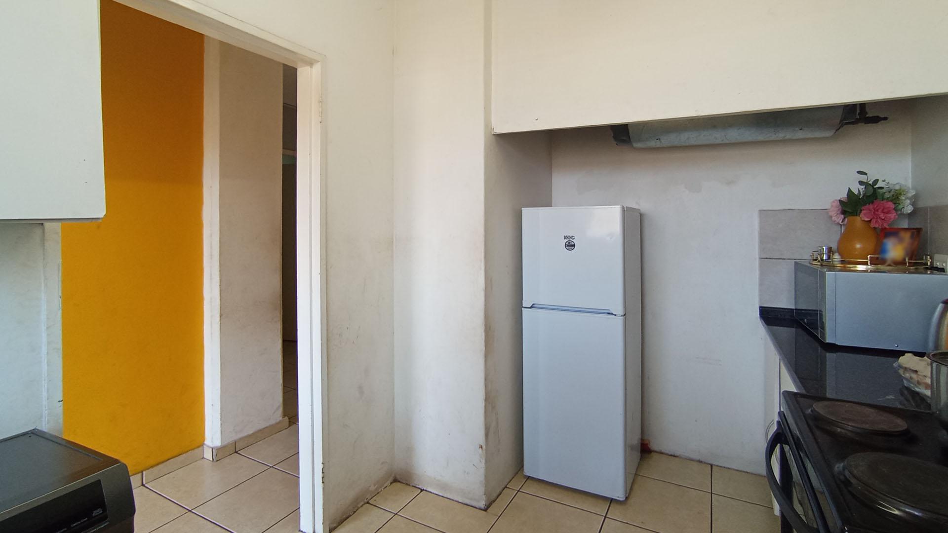 Kitchen - 9 square meters of property in Wonderboom South