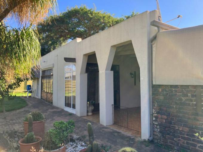 4 Bedroom House for Sale For Sale in Bergtuin - MR683352