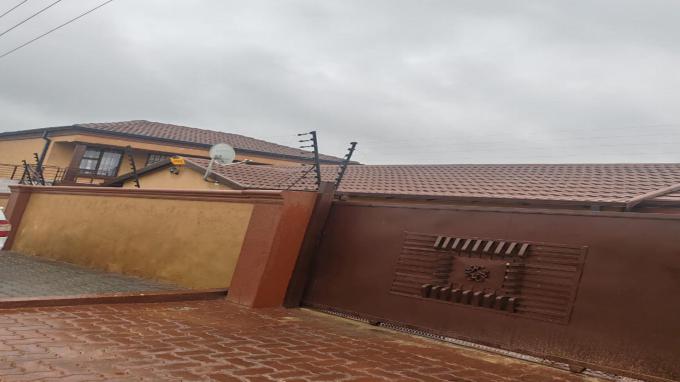 3 Bedroom Freehold Residence for Sale For Sale in Ebony Park - Private Sale - MR683353