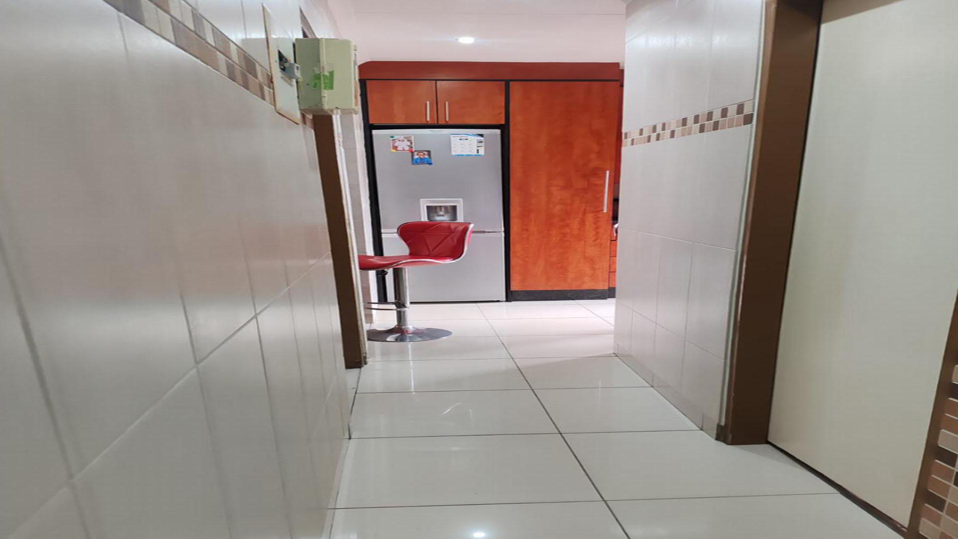 Kitchen of property in Ebony Park