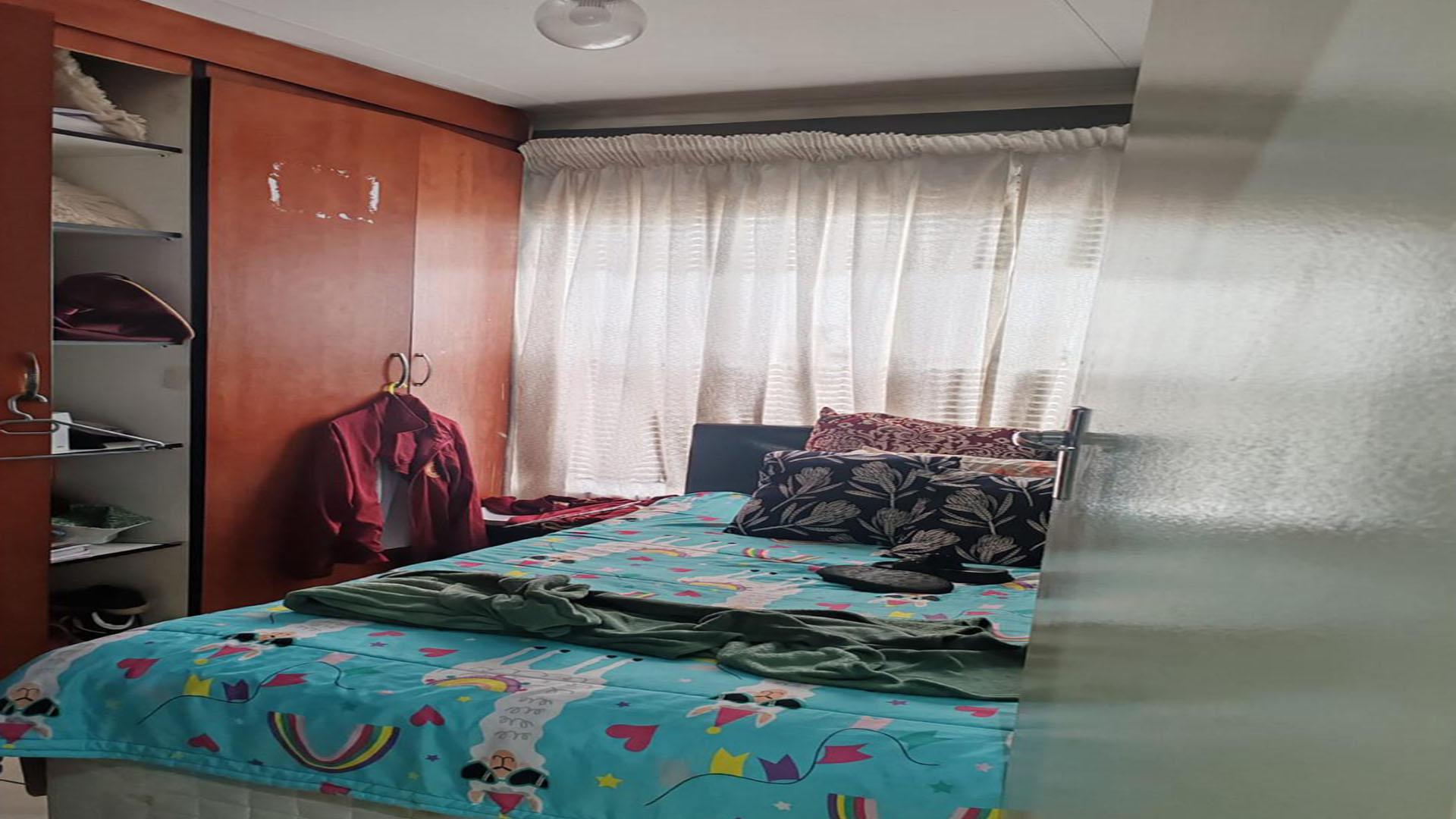 Bed Room 1 of property in Ebony Park