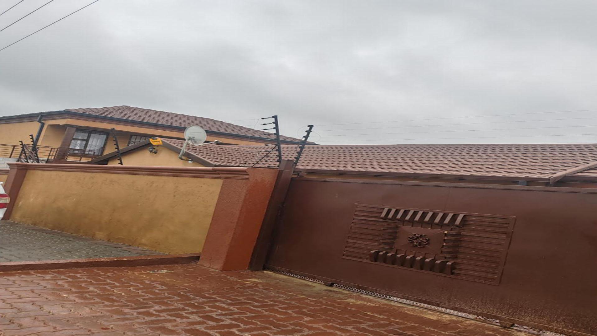 Front View of property in Ebony Park
