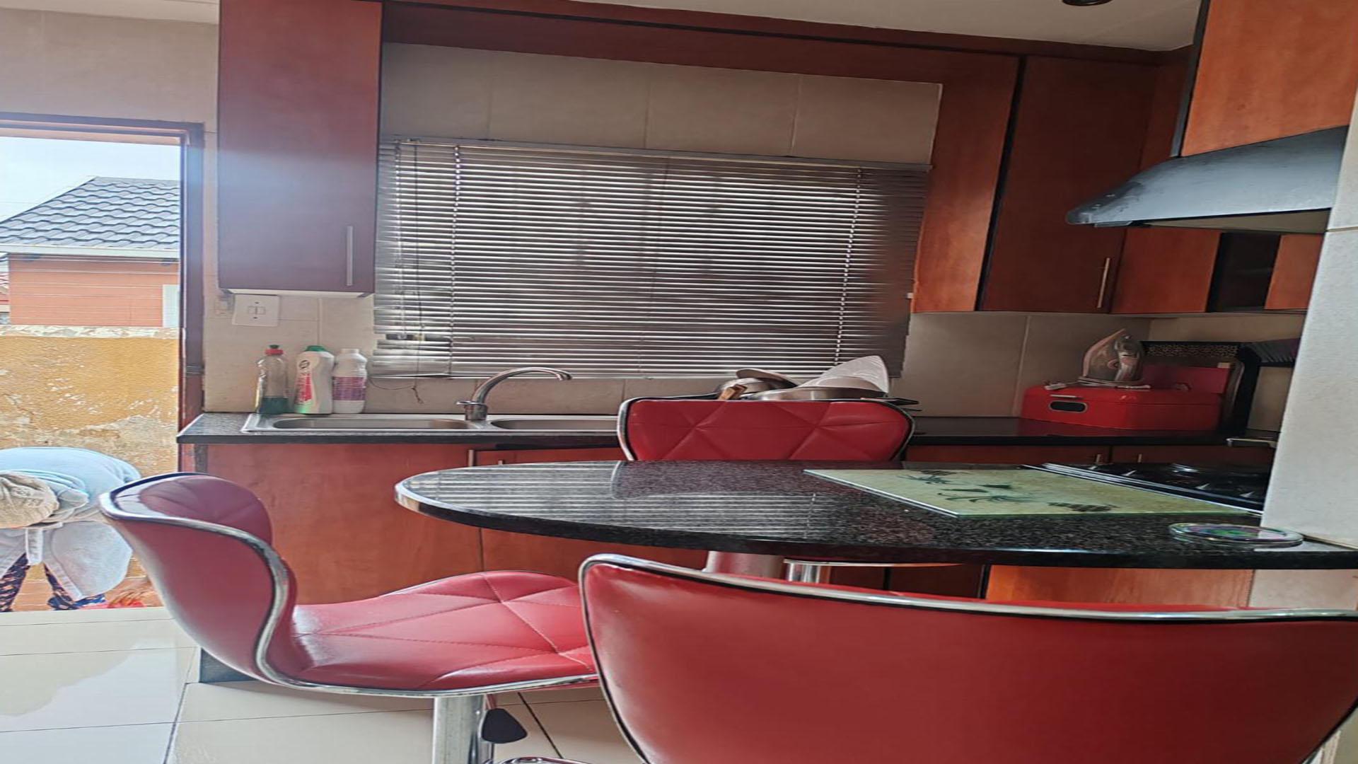 Kitchen of property in Ebony Park