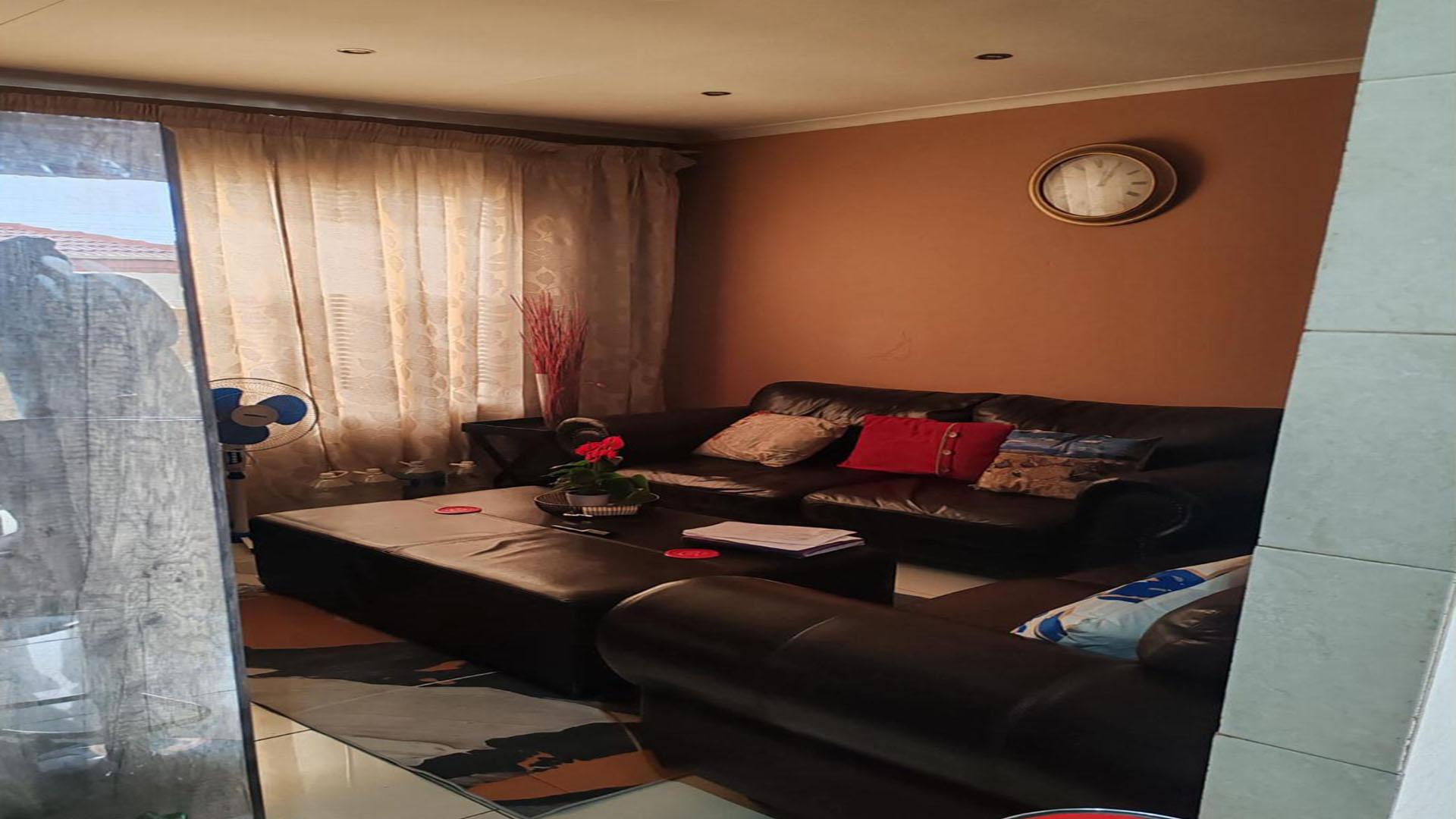 Lounges of property in Ebony Park