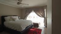 Main Bedroom - 17 square meters of property in Willow Park Manor