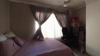 Bed Room 1 - 12 square meters of property in Willow Park Manor