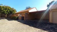 Front View of property in Willow Park Manor
