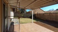 Patio - 11 square meters of property in Willow Park Manor