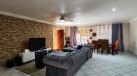 Lounges - 31 square meters of property in Arcon Park