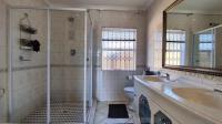 Main Bathroom - 6 square meters of property in Arcon Park