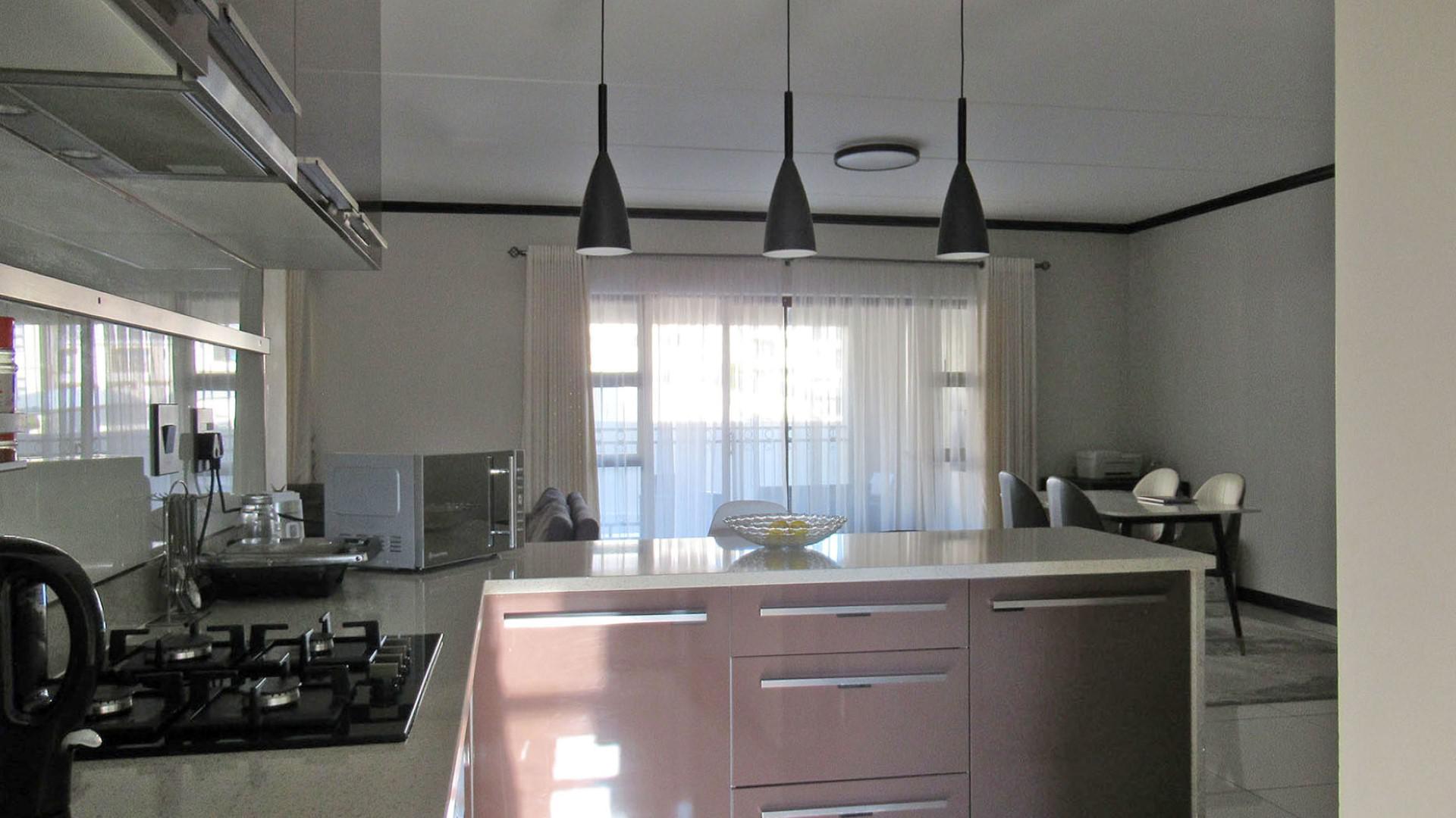 Kitchen - 6 square meters of property in Carlswald North Estate