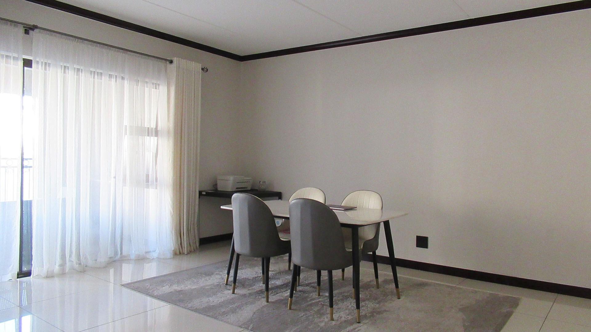 Dining Room - 30 square meters of property in Carlswald North Estate