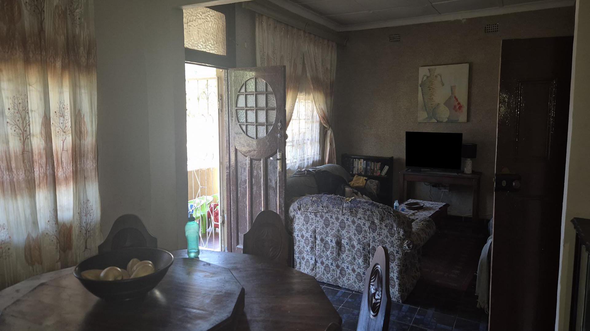 Lounges of property in Glencoe