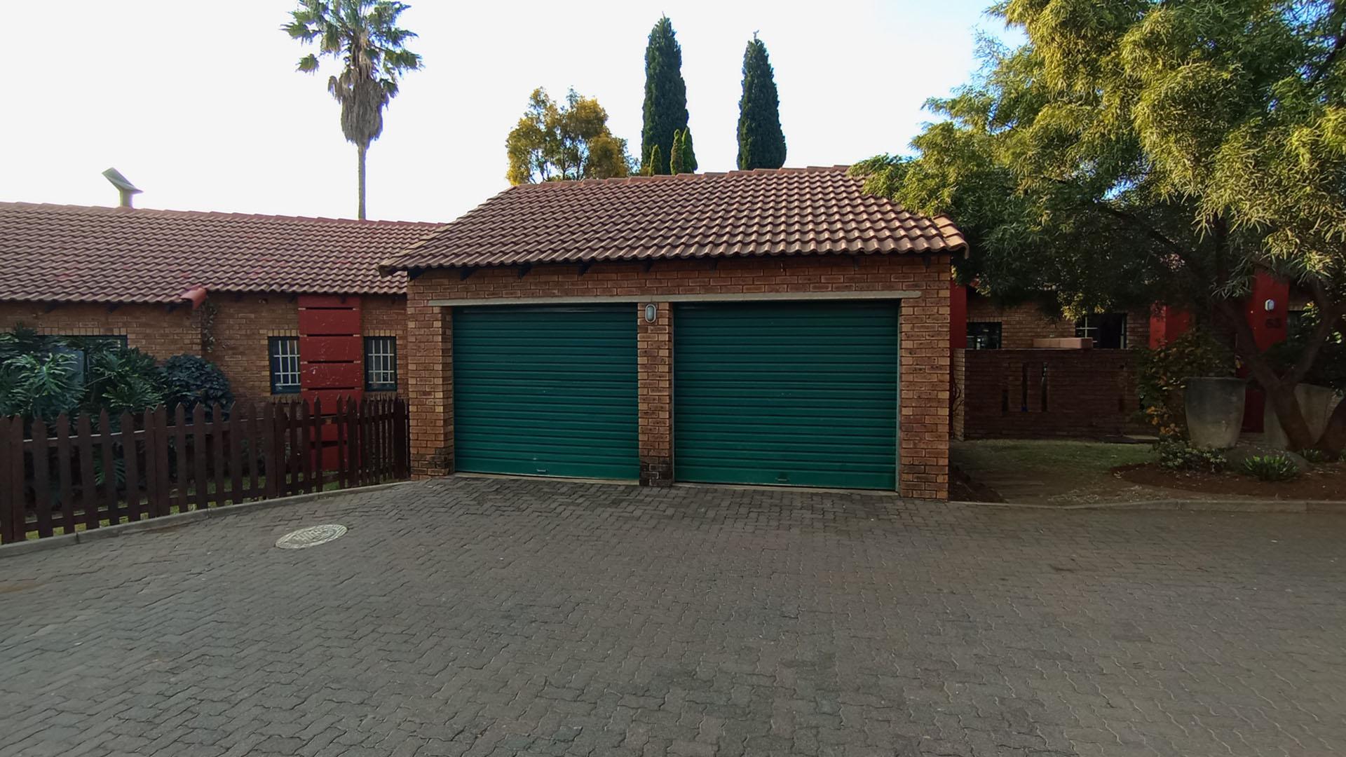 Front View of property in Moreletapark