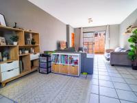  of property in Die Hoewes