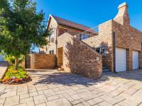 2 Bedroom 2 Bathroom Simplex for Sale for sale in Die Hoewes