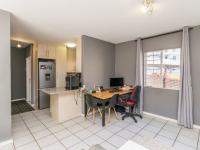 of property in Die Hoewes