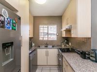  of property in Die Hoewes