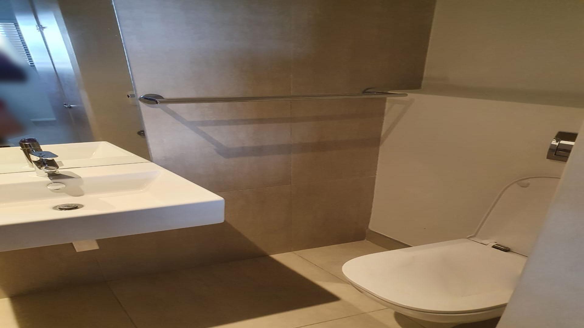 Bathroom 1 of property in Ballitoville