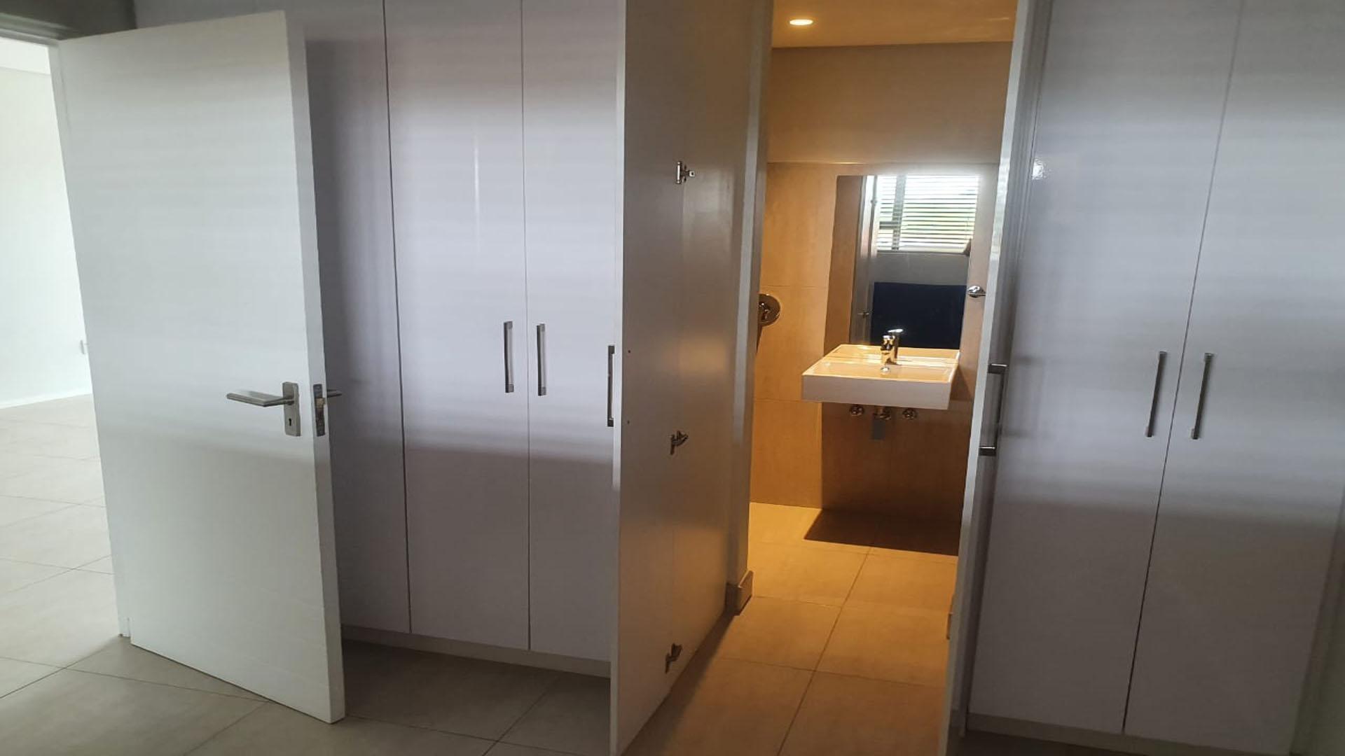 Bed Room 2 of property in Ballitoville