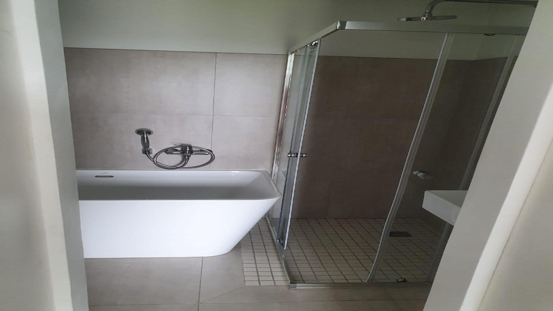 Bathroom 2 of property in Ballitoville