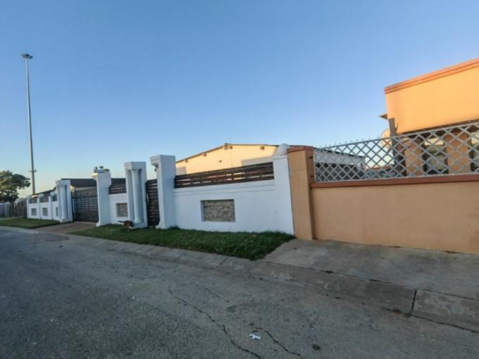 3 Bedroom House for Sale For Sale in Kwa Nobuhle  - MR683503