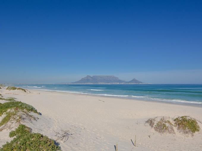 1 Bedroom Apartment for Sale For Sale in Bloubergstrand - MR683511