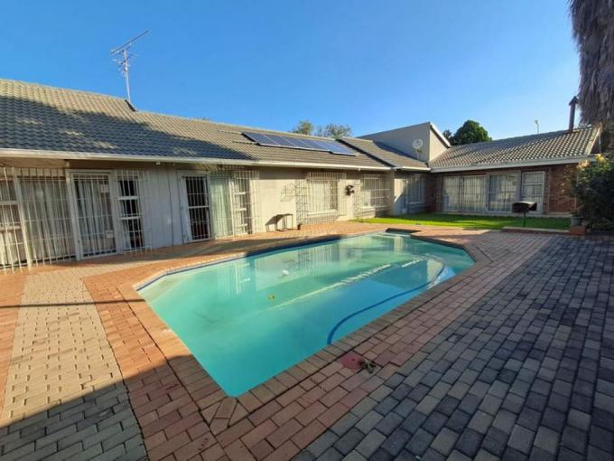 6 Bedroom House for Sale For Sale in Mayfield Park - MR683523