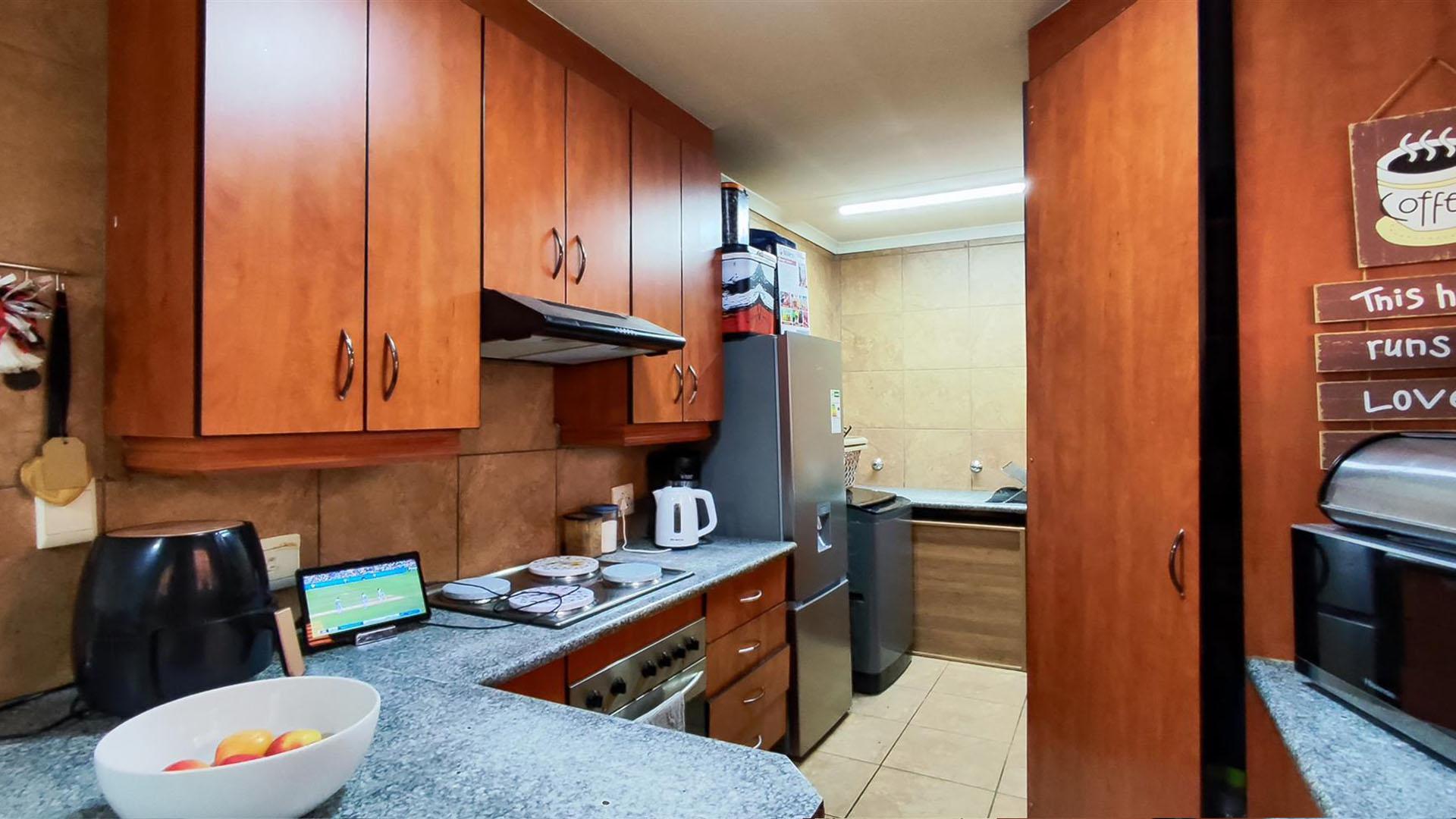 Kitchen - 10 square meters of property in Glen Marais