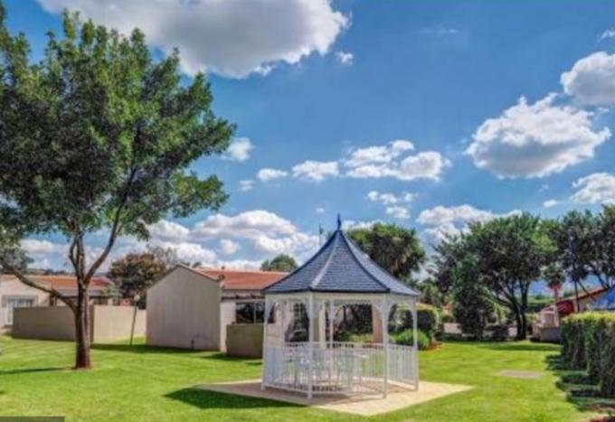 2 Bedroom Sectional Title for Sale For Sale in Fairlands - MR683531