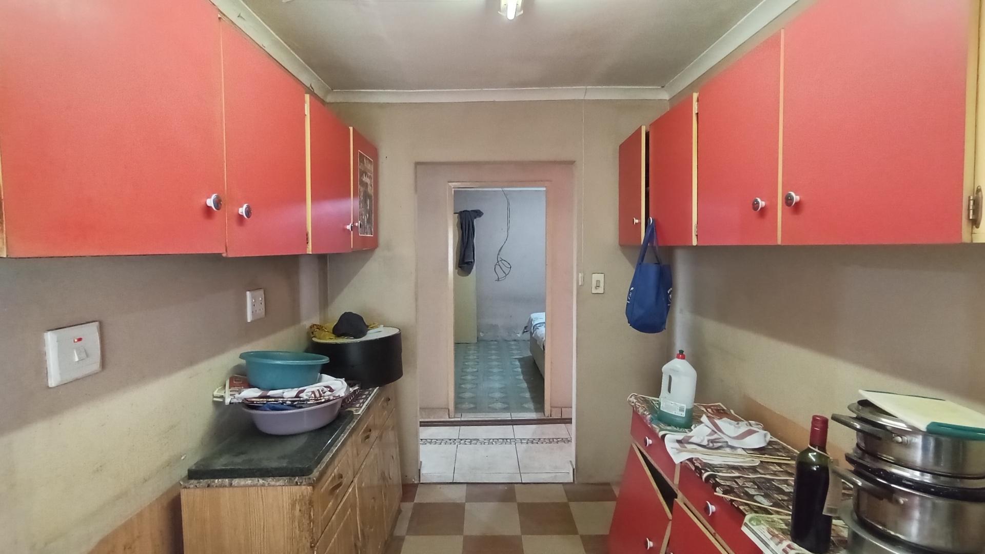 Kitchen - 11 square meters of property in Trenance Park