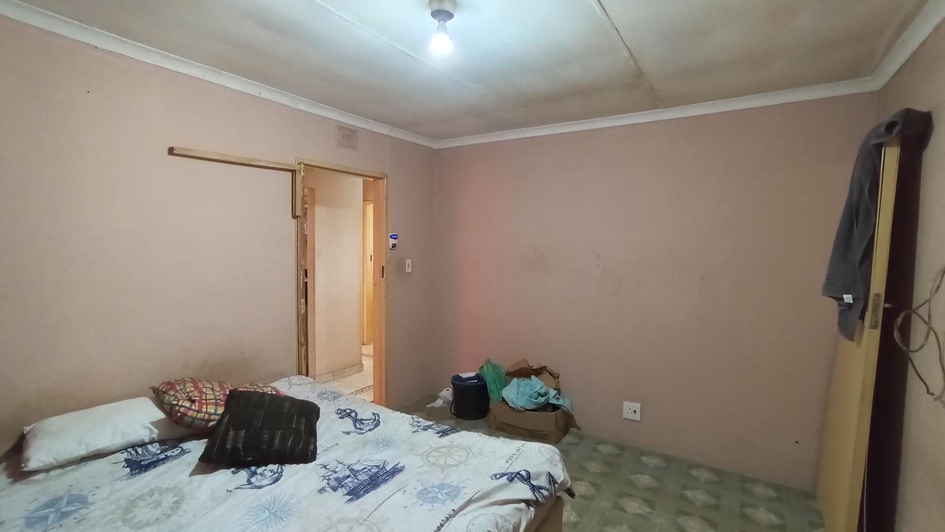 Bed Room 3 - 16 square meters of property in Trenance Park