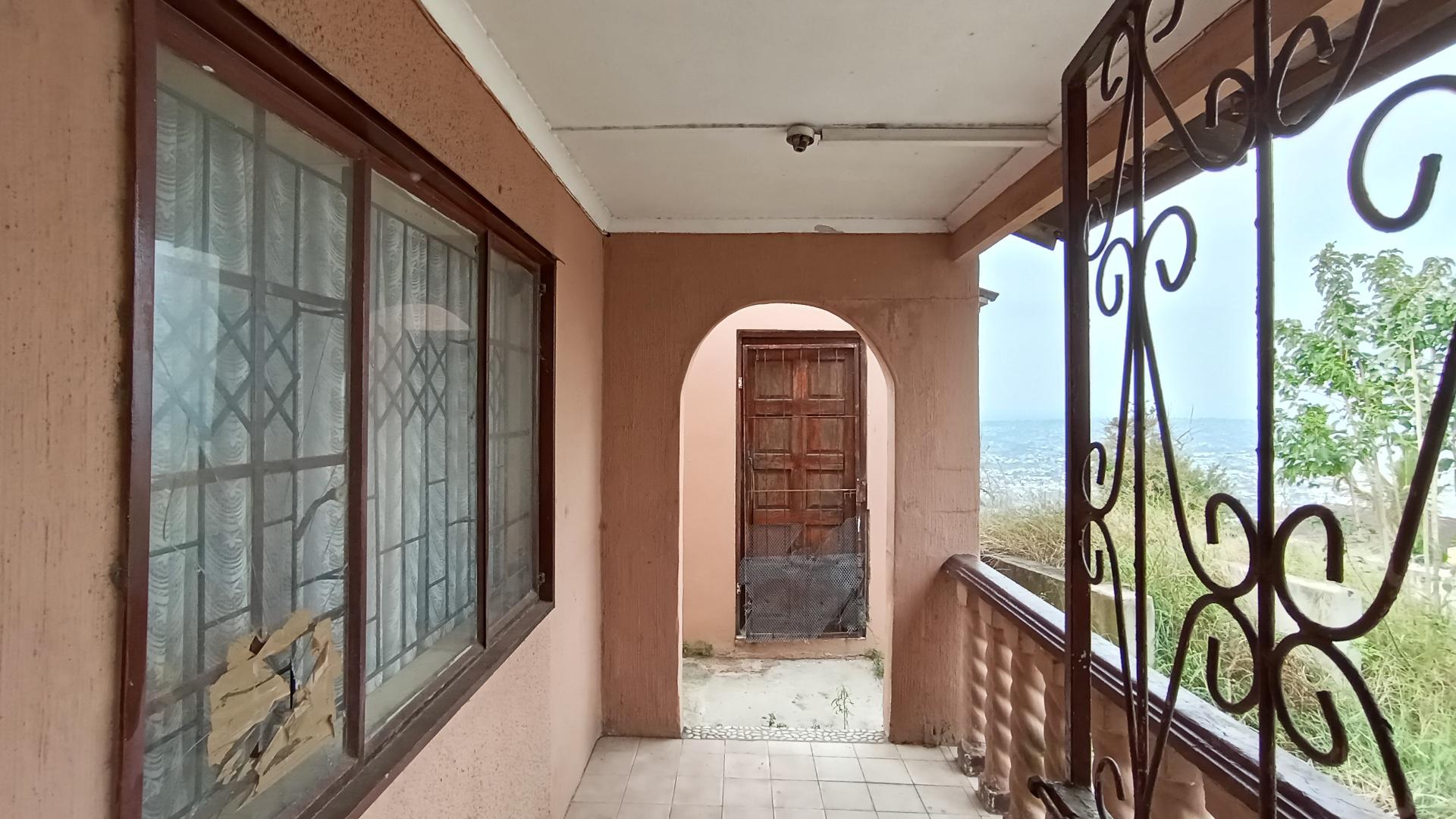 Patio - 9 square meters of property in Trenance Park