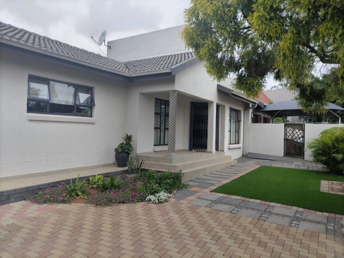 4 Bedroom House for Sale For Sale in Bendor - MR683544