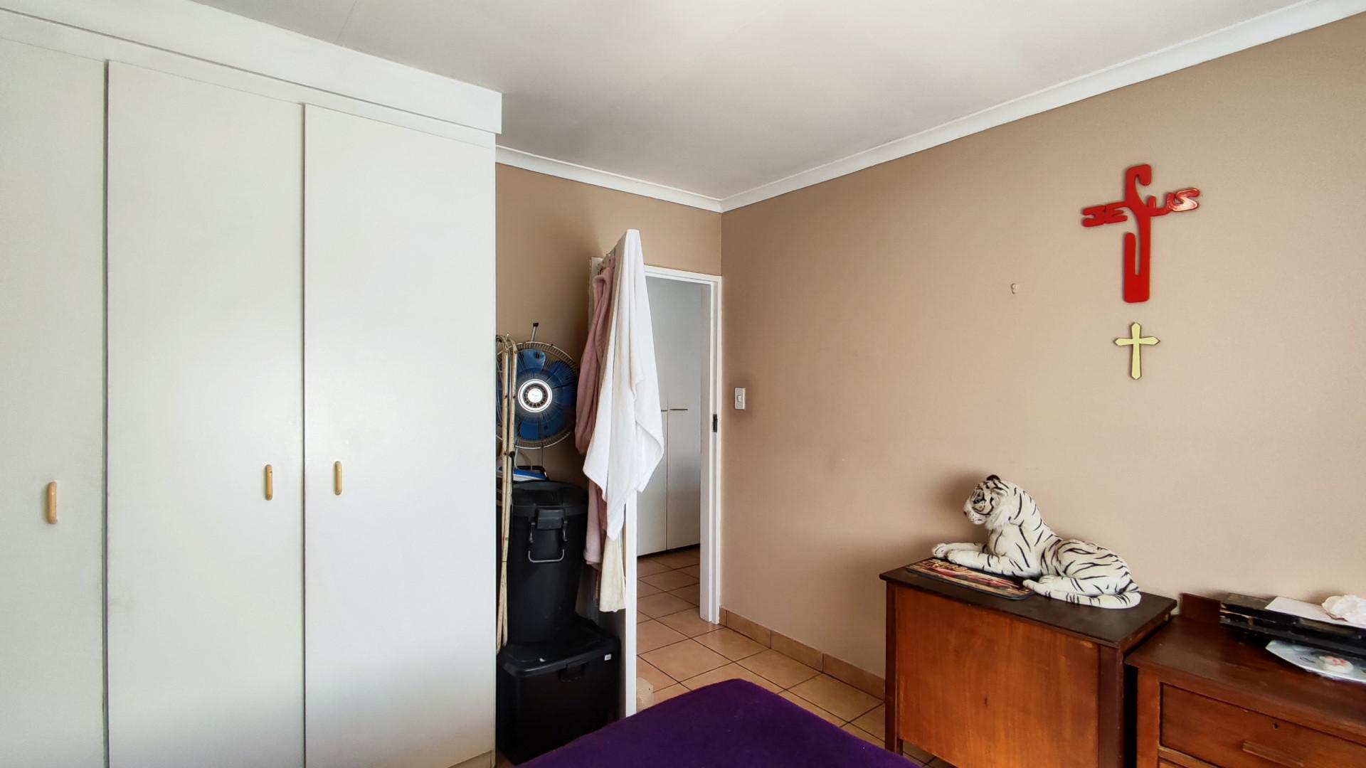 Bed Room 1 - 13 square meters of property in Boksburg