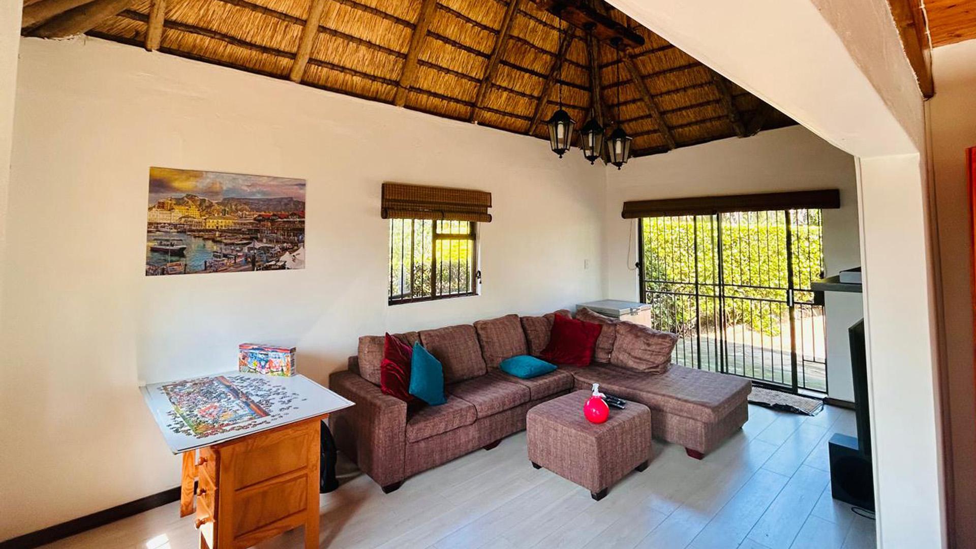 Lounges of property in Mtwalumi