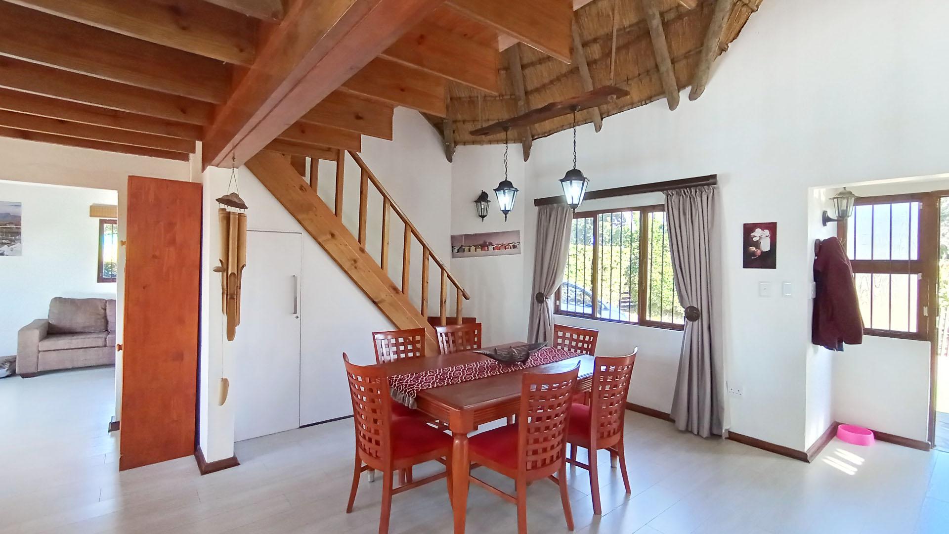 Dining Room - 22 square meters of property in Mtwalumi