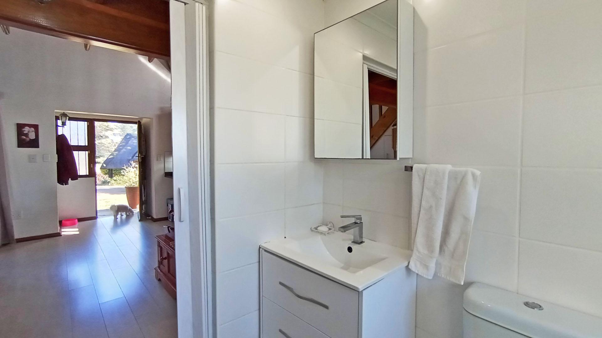 Bathroom 1 - 6 square meters of property in Mtwalumi