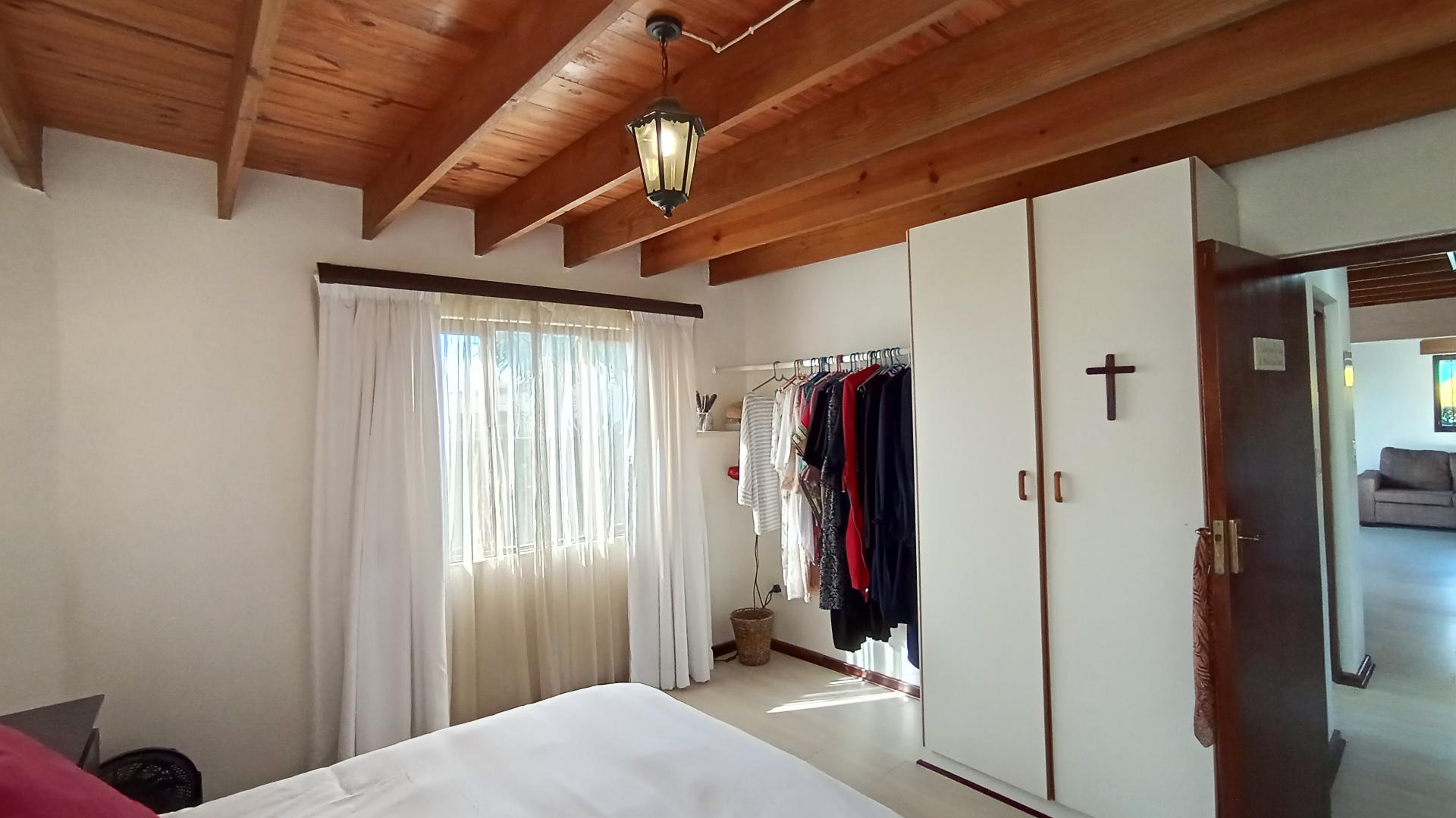 Bed Room 1 - 16 square meters of property in Mtwalumi