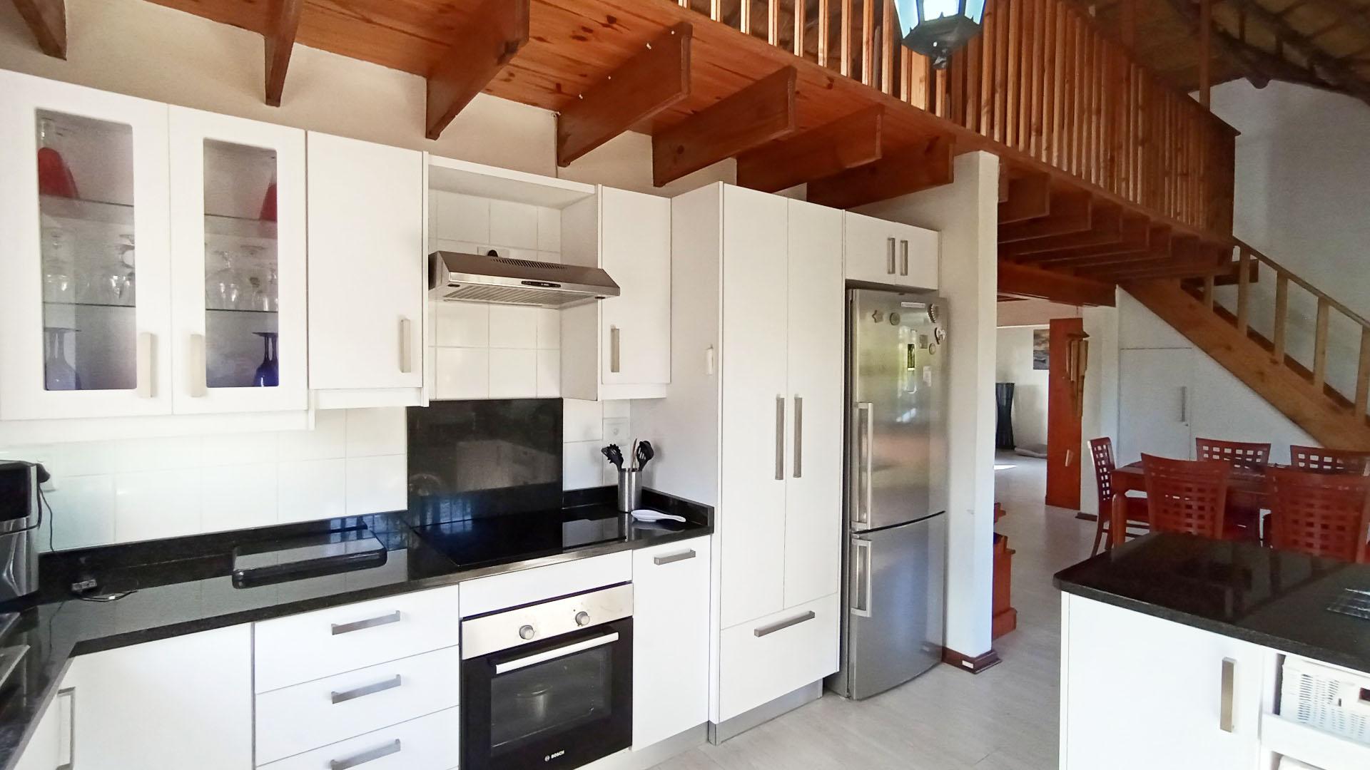 Kitchen - 15 square meters of property in Mtwalumi